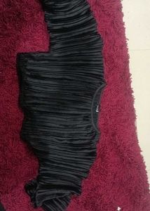 Chic Black Ruched crop Top