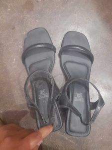 Stylish Black Flat Sandals