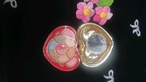Heart Shaped Eyeshadow Palette🪞👀
