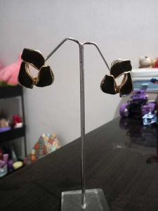 Elegant Black and Gold Earrings
