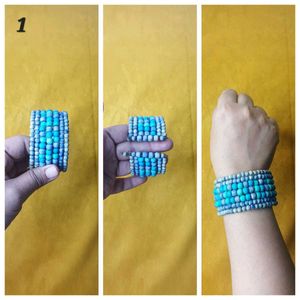 Chunky Beaded Bracelets. Blue, White.