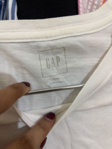 Gap White T-Shirt