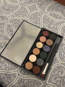 12 Color Eyeshadow Palette