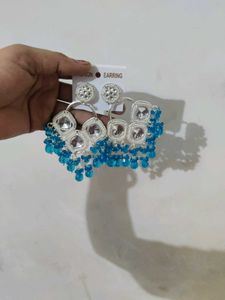 2 Elegant White &amp; Black Dangle Earrings