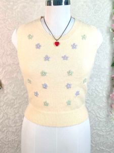Chic Floral Knit Vest