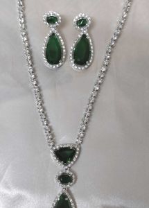 Stunning Emerald and Diamond Jewelry Set