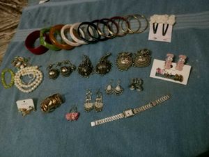 Assorted Women's Jewelry( price just for listi
