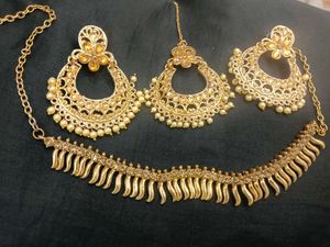 Golden Jewelry Set + free gift