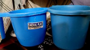 2 Bathroom Expressive Blue Mugs