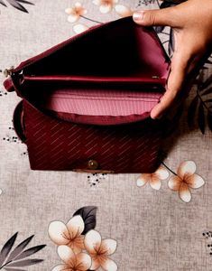 Chic Burgundy Crossbody Bag