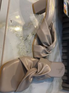 Stylish Knot Detail Block Heels