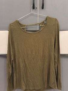 olive green 🤌🏾🔥Solid body fitted top