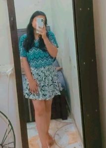 Price drop 400 to 300 Crop Top with short skirt (c