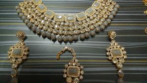 Elegant Indian Jewelry Set