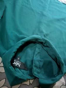 Green Styled Back Top With Shirt Collar