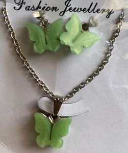 Handcrafted Resin Necklace &amp; Earring Set