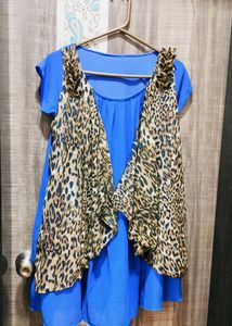 Women's Top In Blue And Animal Print