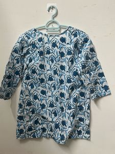Blue &amp; White Floral Printed Short Kurti
