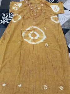Embroidered night gown