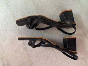 Stylish Black Strappy Flat Sandals