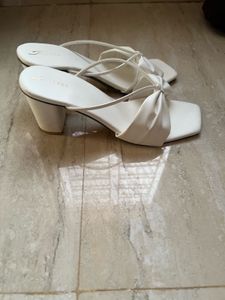 Chic White Bow Flat Sandals 36