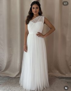 Elegant One-Shoulder Tulle Evening Gown