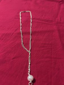 Elegant Silver Tone Necklace with Pearl