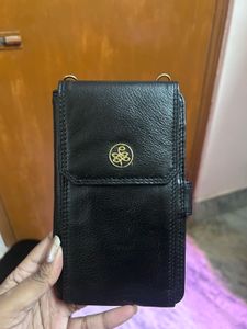 Elegant Black Leather Crossbody