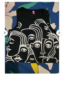 Graphic Print Sleeveless Top