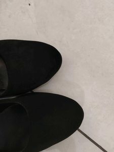 Classic Black Heels | By Berry