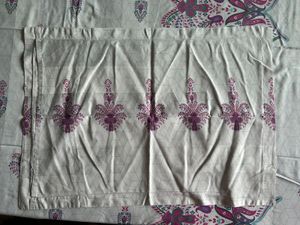 Printed Pink-white King Size Bedsheet Set
