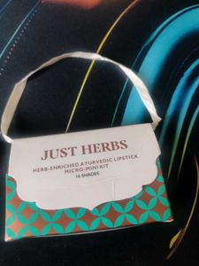 Herb enriched Ayurvedic lipstick mini kit