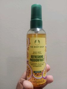 The Body Shop Refreshing Passionfruit Mist