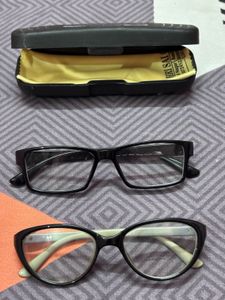 Stylish Eyeglasses Set