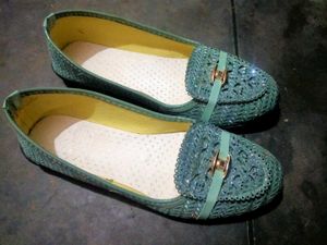 Stylish Green Ballet Flats