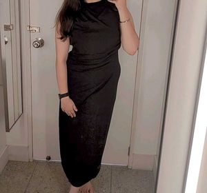 SALE:Sleek Black Bodycon dress