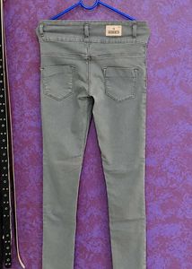 Grey High-Waisted Skinny Jeans