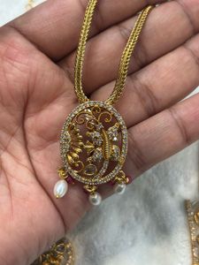 Stunning Gold Plated Necklace with Pearls