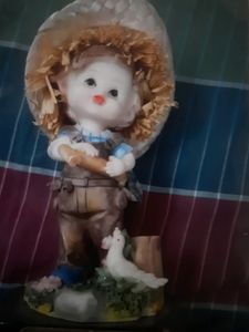 Boy With Big Hat Showpiece