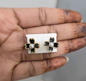 Black Flower Pearl Stud Earrings
