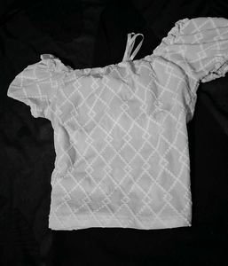 White lace cropped Puff Sleeve Top