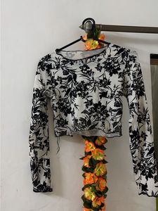 Floral Print Cropped Long Sleeve Top