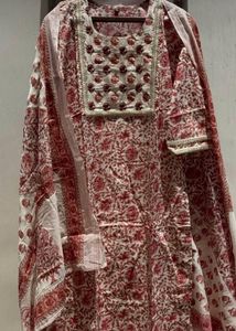 Elegant Floral Print Kurta Set with Dupatta
