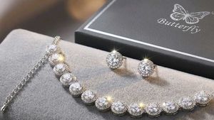 New Elegant Crystal Necklace &amp; Earring Set