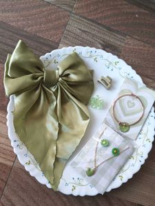 Green Bow &amp; Jewelry Set