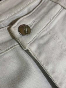 Trendy Low-Waist White Cargo Pants | Relaxed Fit 6