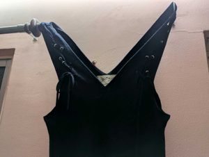 🖤Black V-Neck Dress with Lace-Up Detail🖤