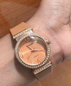 Elegant Women's Quartz Watch