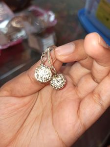 Silver Earing With Diamond
