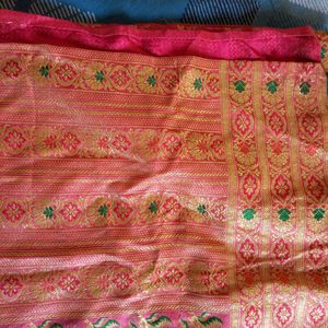 Elegant Pink Banarasi Silk Saree with Golden Zari